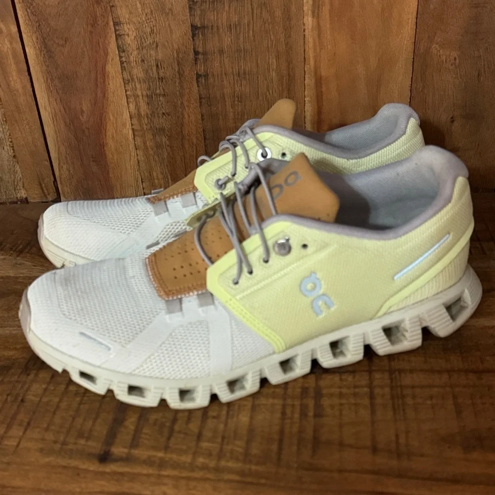 On Running Women’s White and Yellow Athletic Shoes- size 9 - Picture 3 of 9